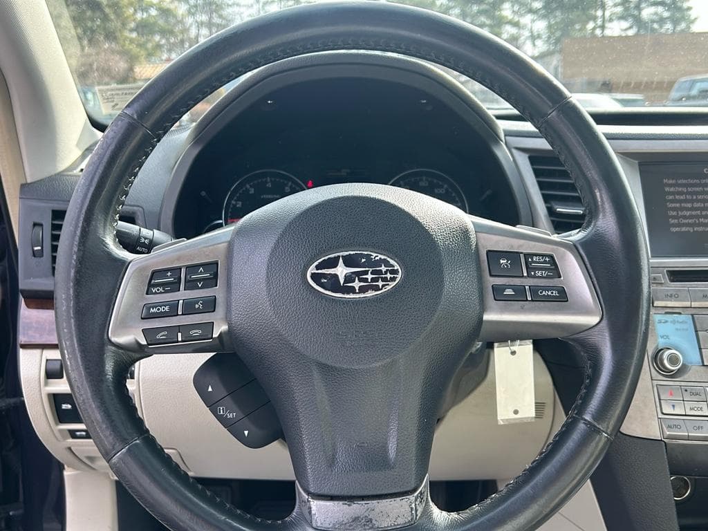 2013 Subaru Legacy view 7