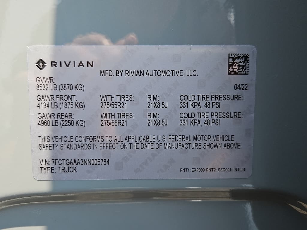 2022 Rivian R1T view 23