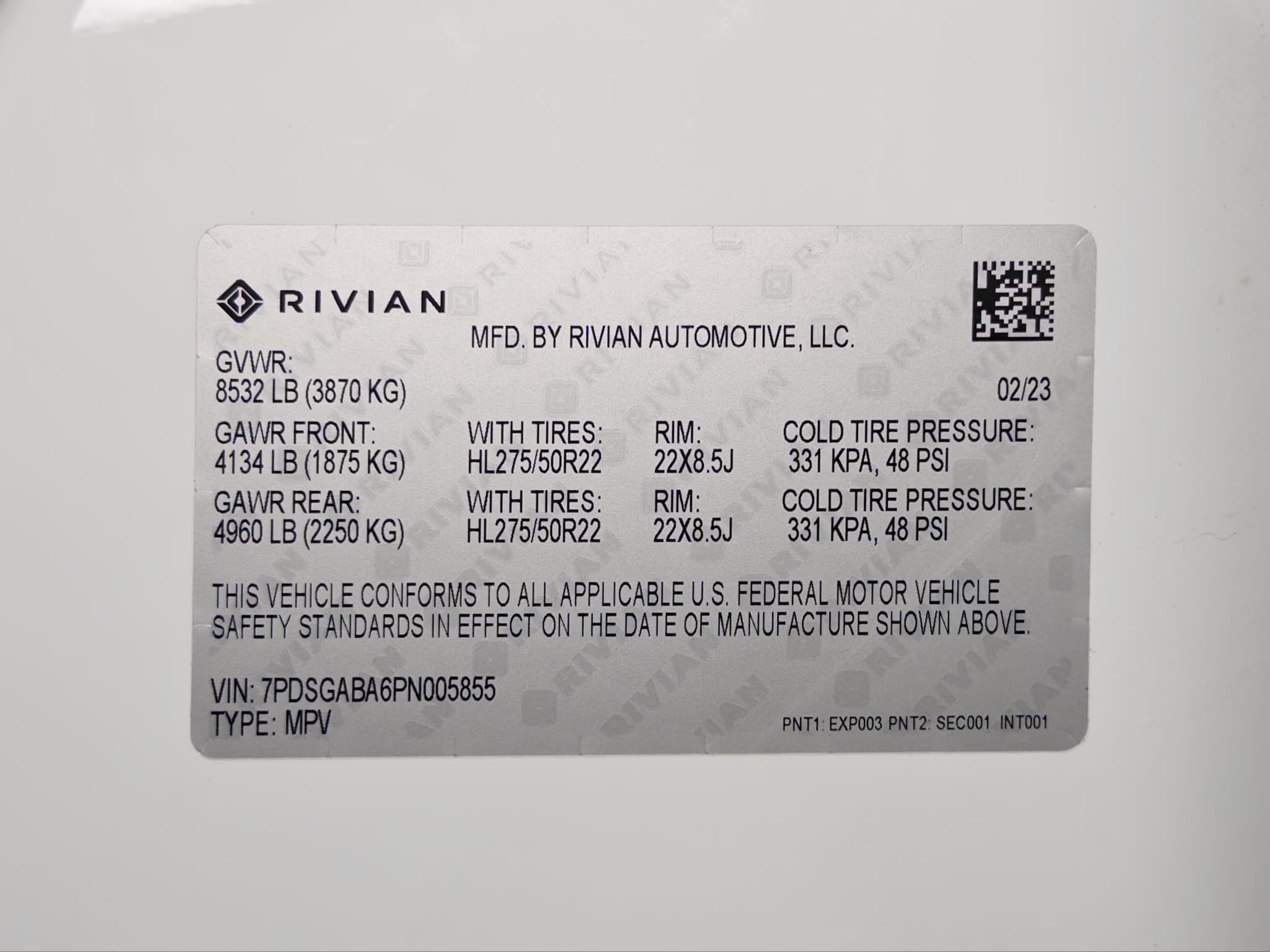 2023 Rivian R1S view 30