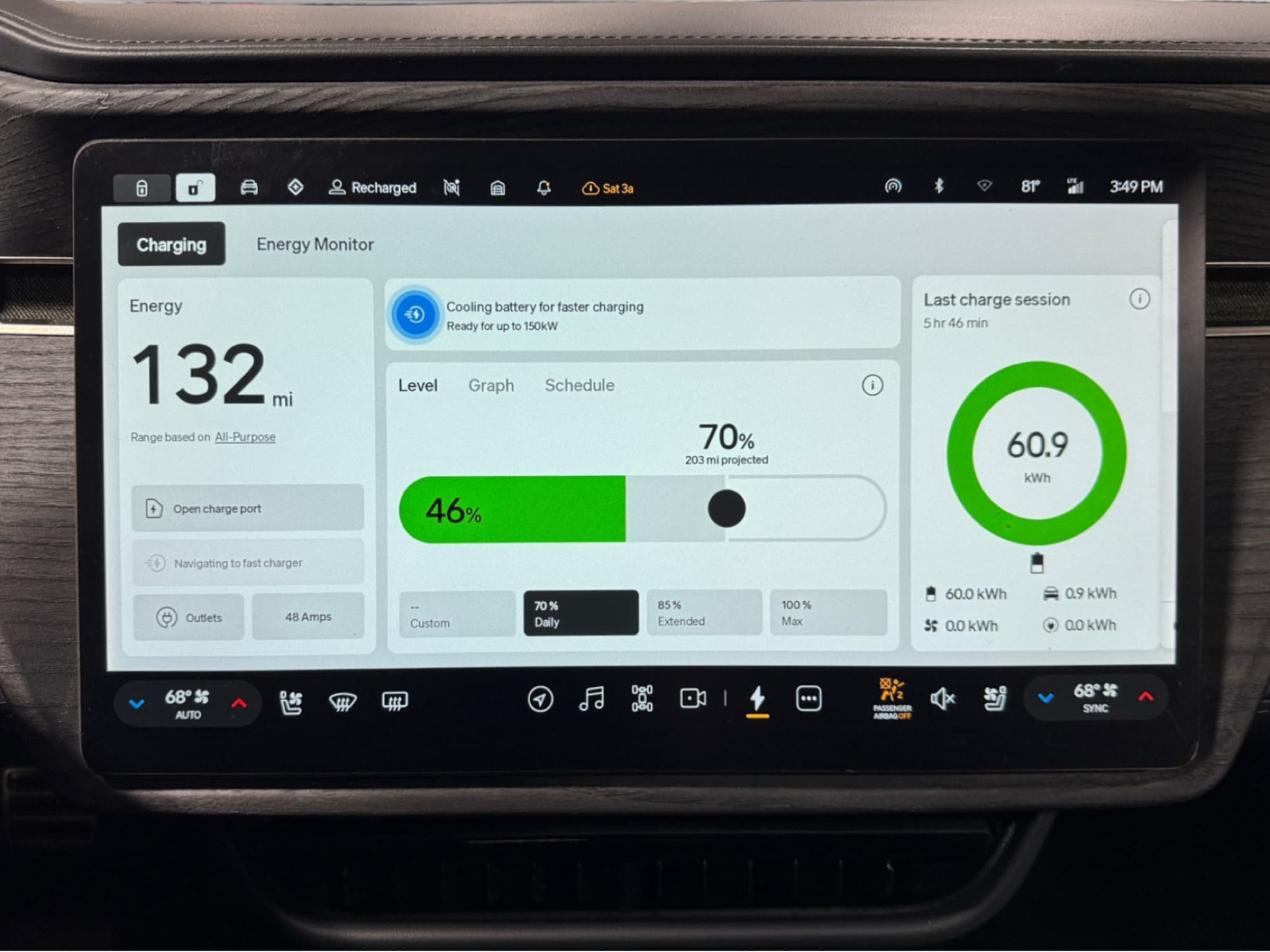 2023 Rivian R1S view 14