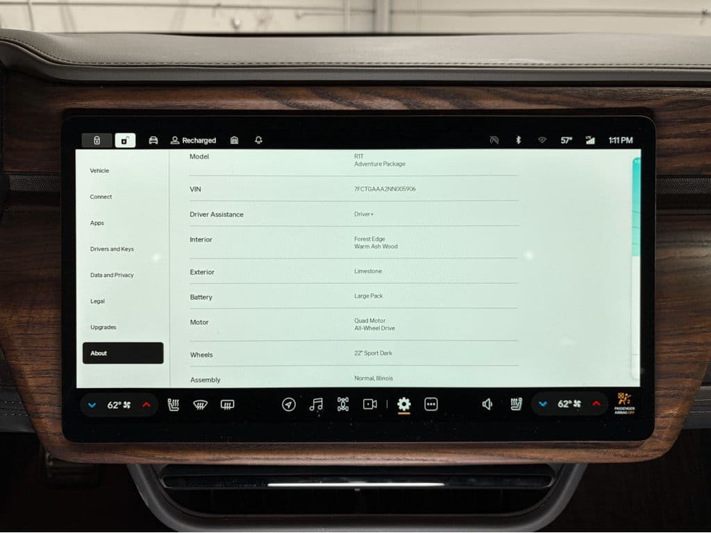 2022 Rivian R1T view 12