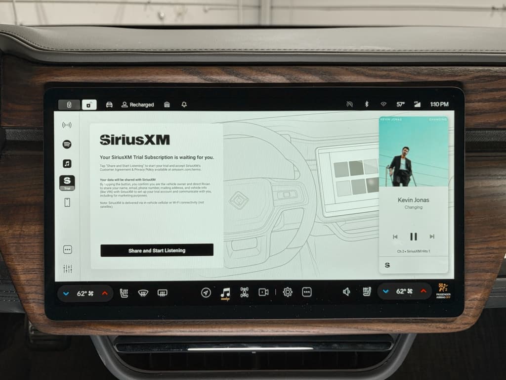 2022 Rivian R1T view 14