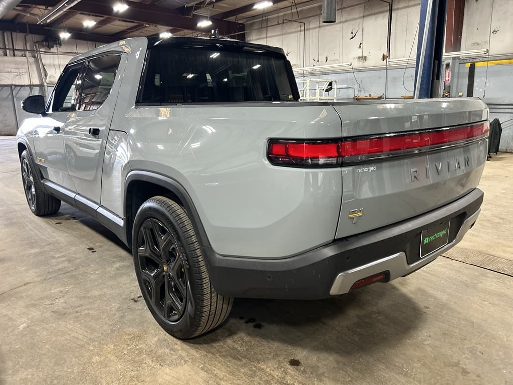 2022 Rivian R1T view 2