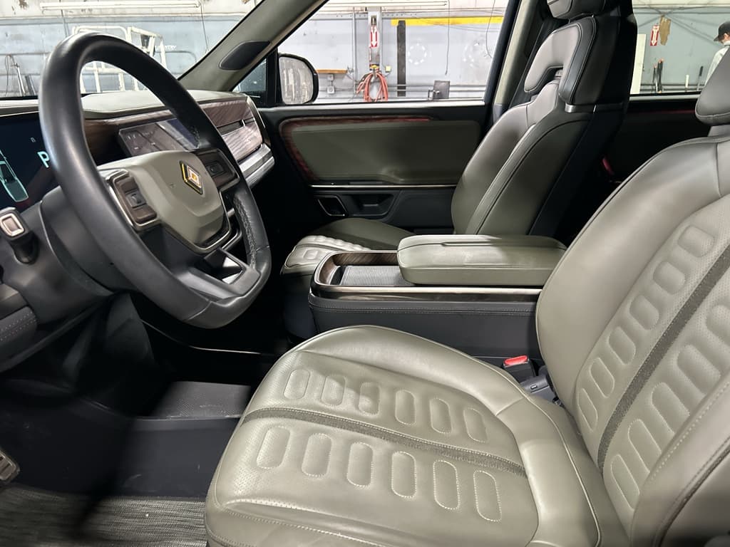 2022 Rivian R1T view 6