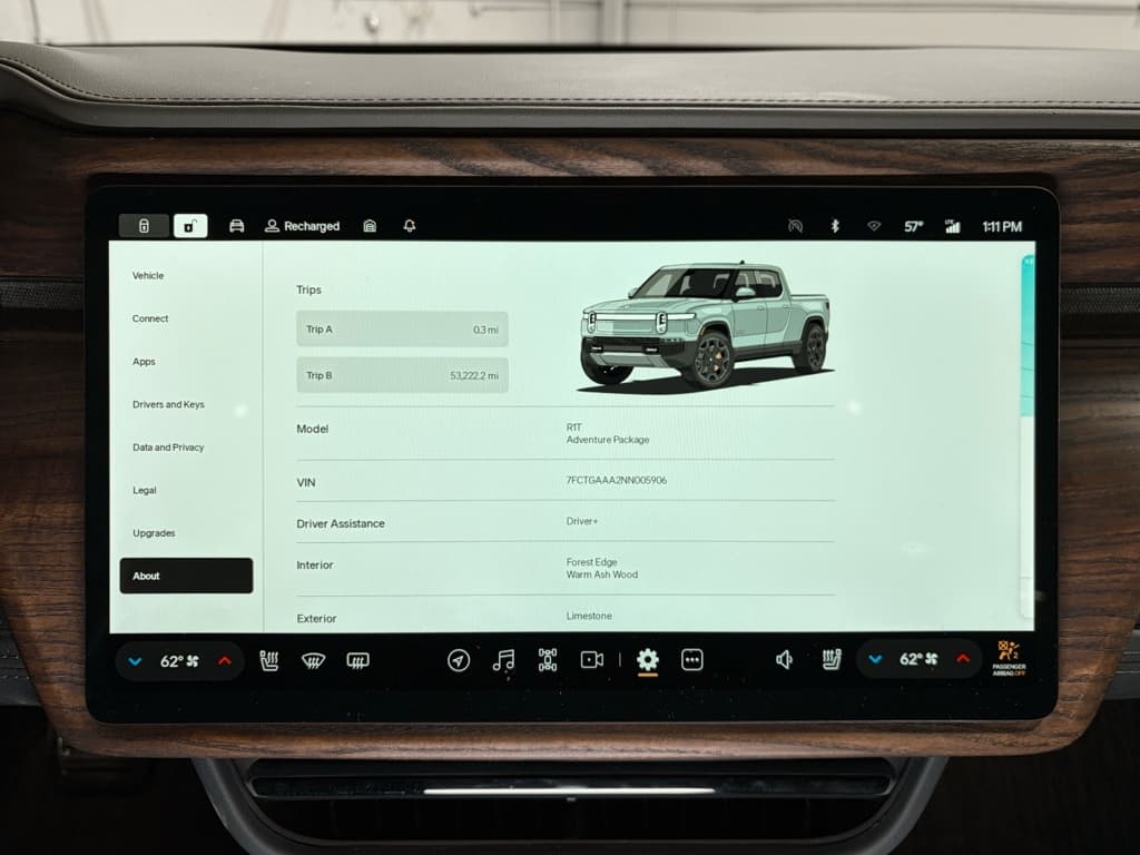 2022 Rivian R1T view 11