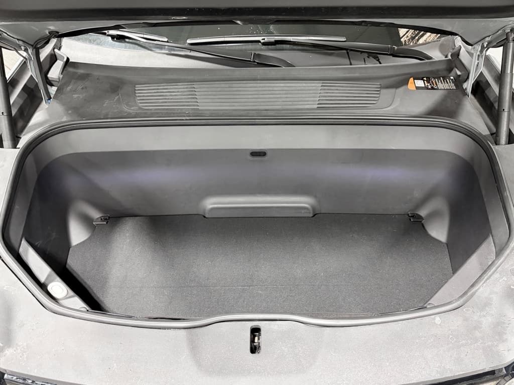 2022 Rivian R1T view 26