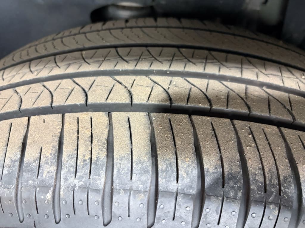 2022 Rivian R1T view 37