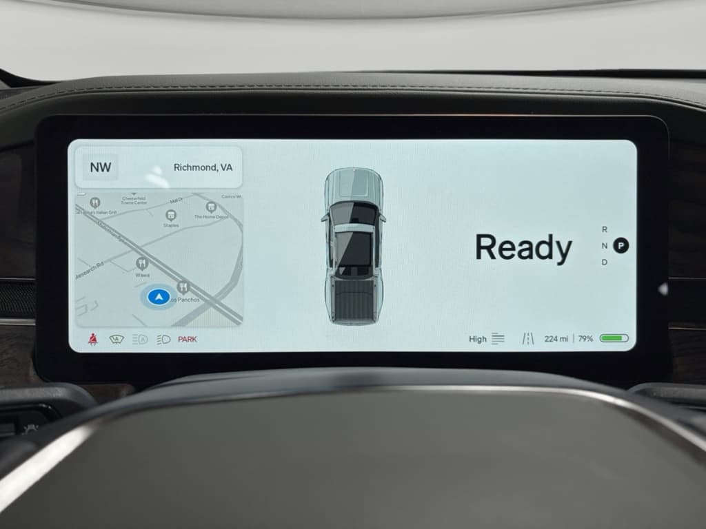 2022 Rivian R1T view 10