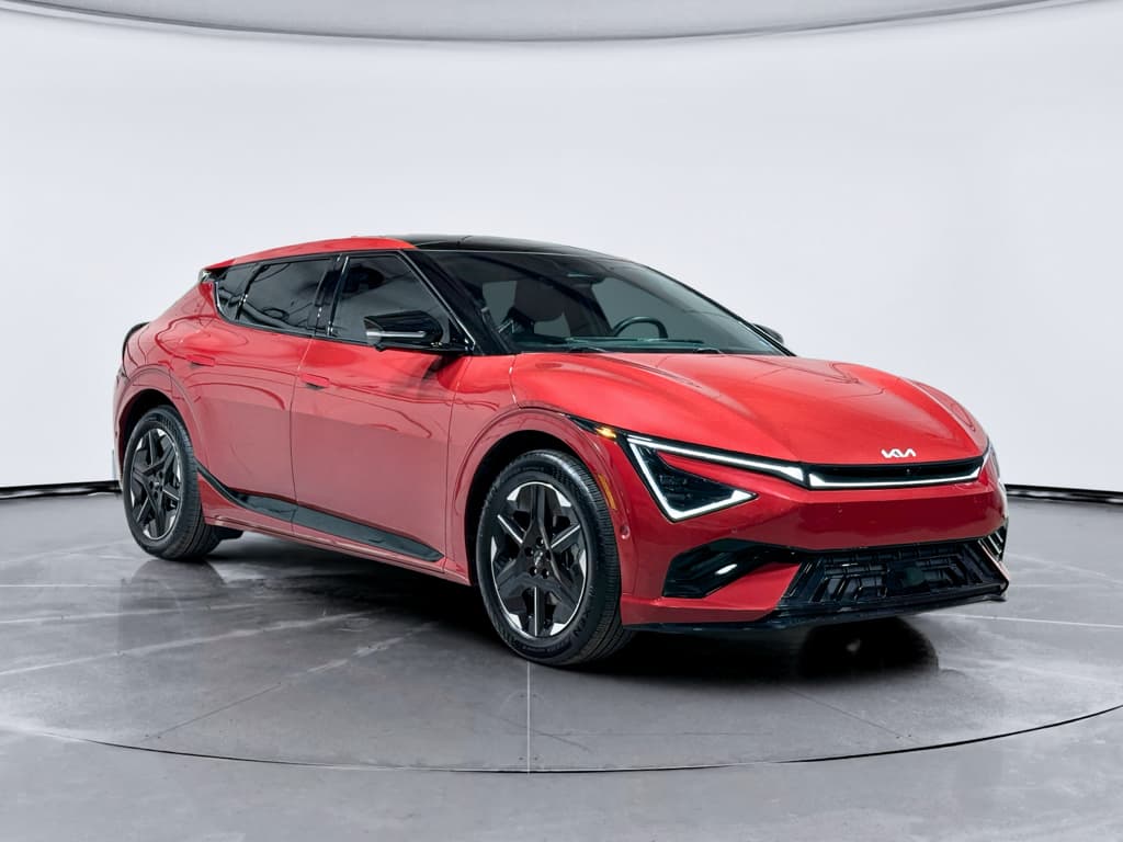 2025 Kia EV6 view 4