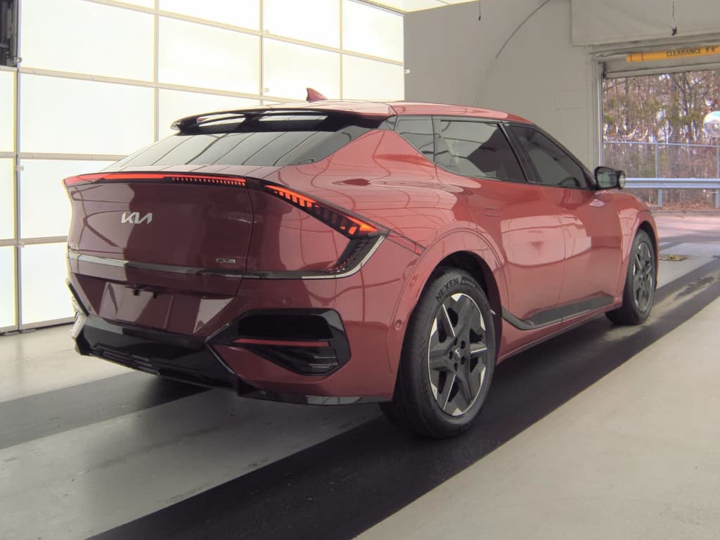 2025 Kia EV6 view 3