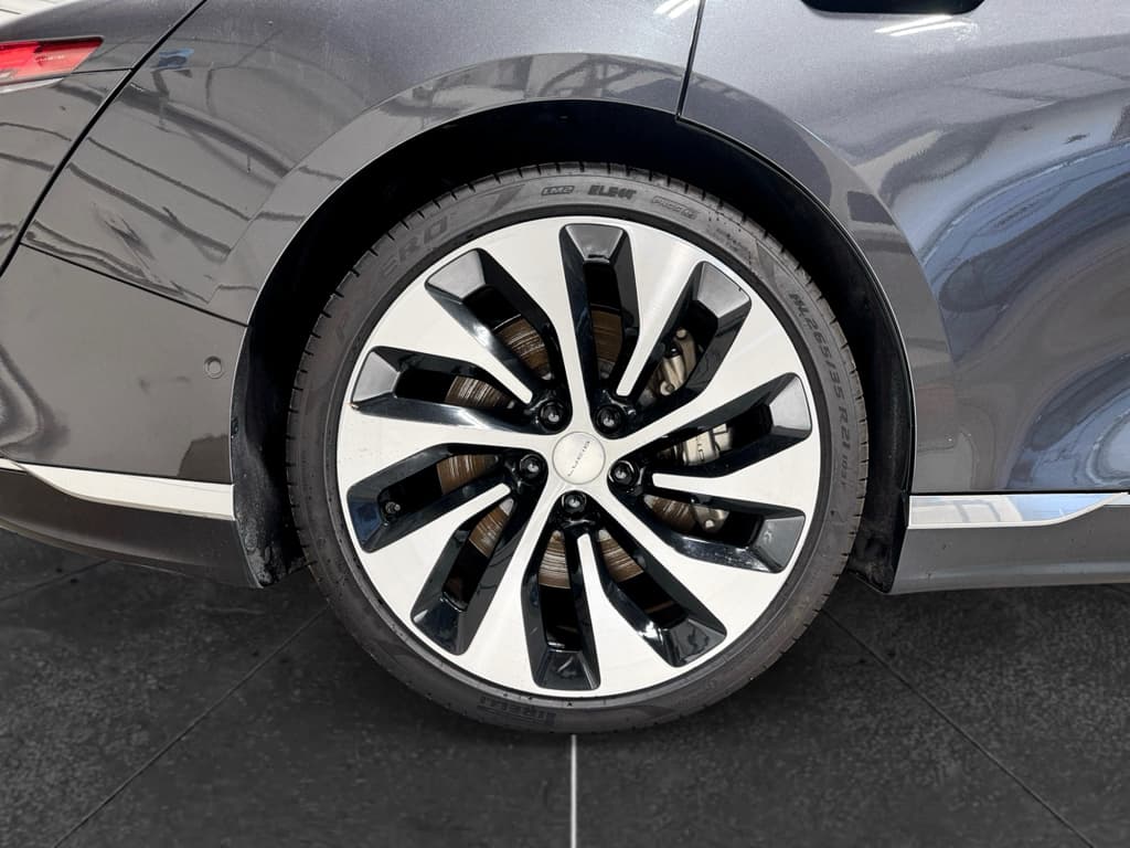 2022 Lucid Air view 39