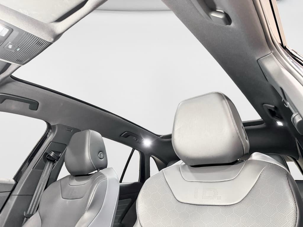 2023 Volkswagen ID.4 view 23