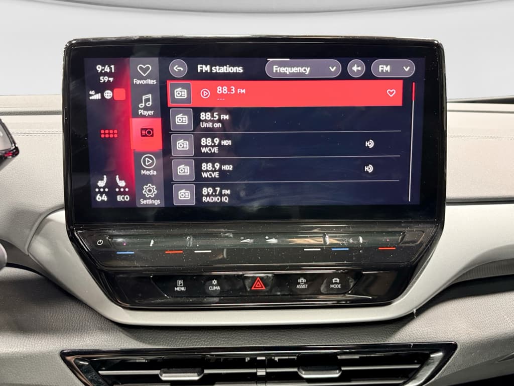 2023 Volkswagen ID.4 view 13