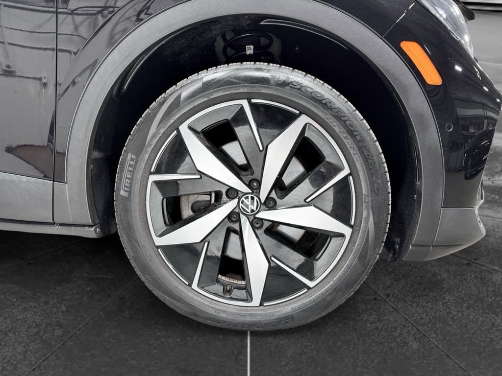 2023 Volkswagen ID.4 view 32