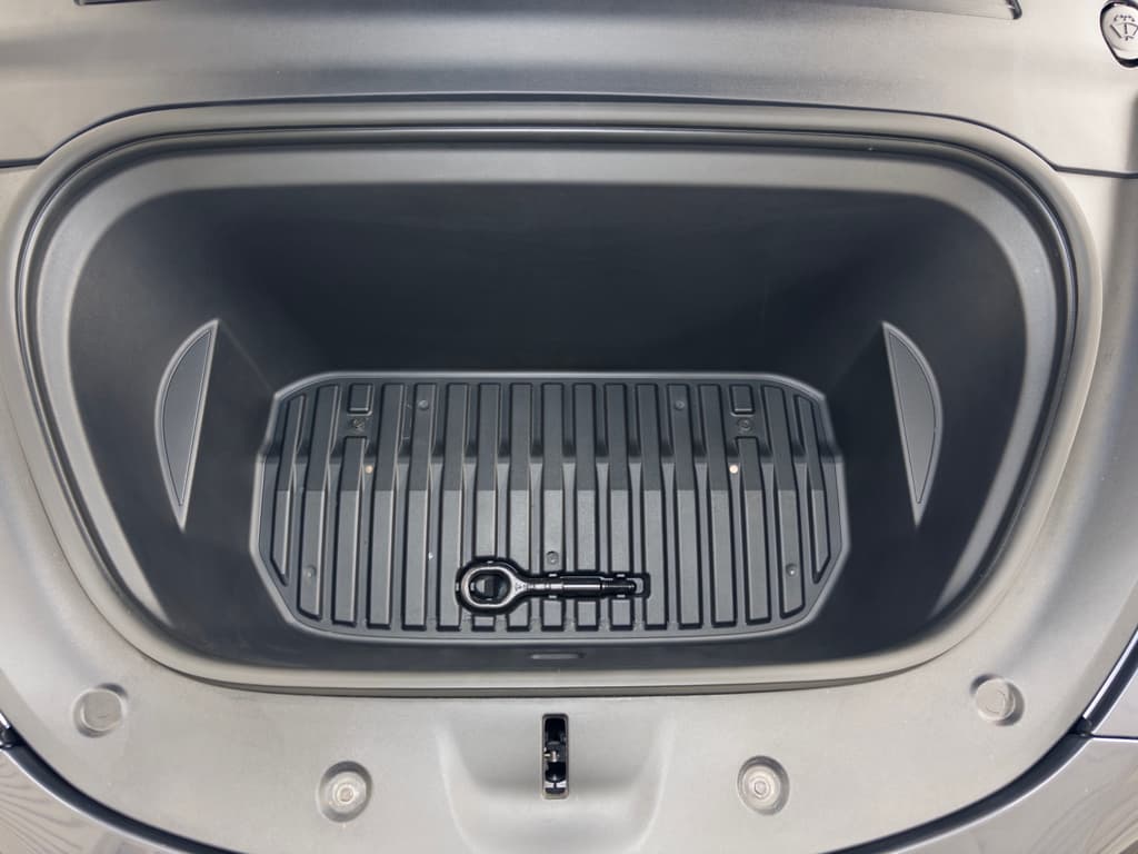 2020 Tesla Model Y view 26
