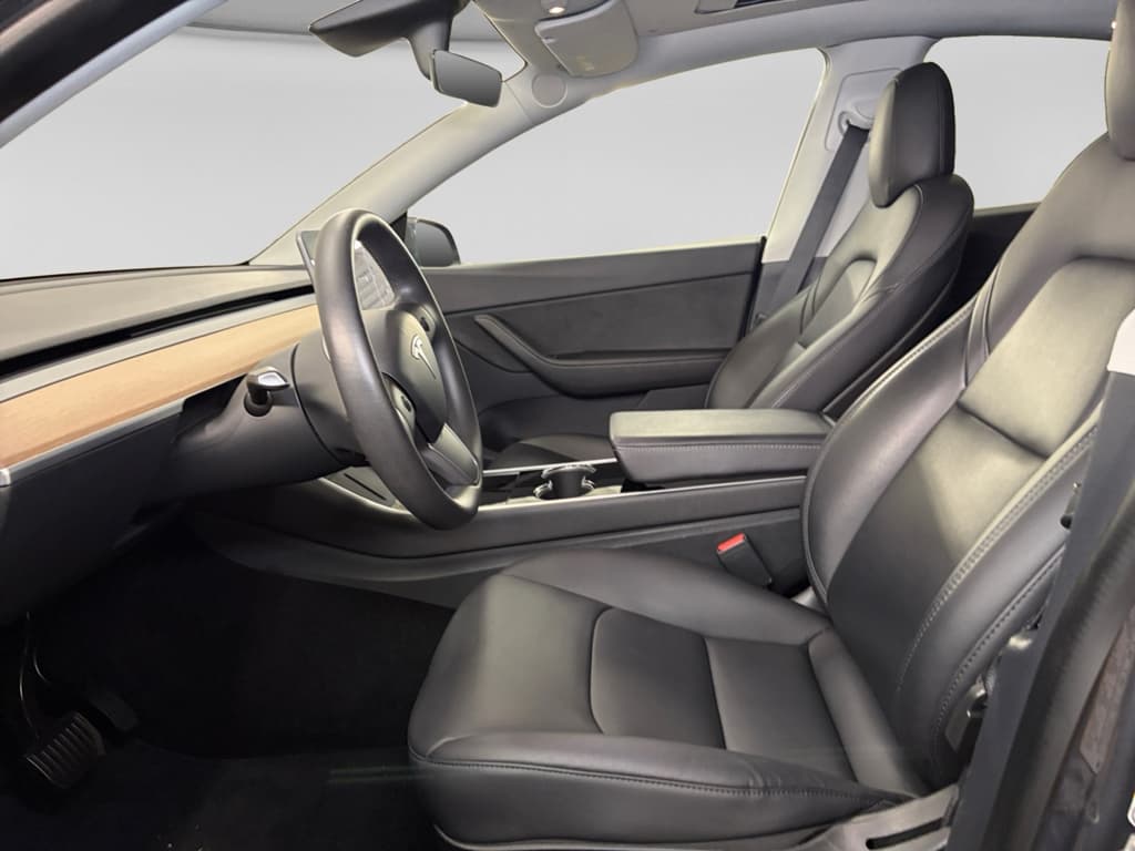 2020 Tesla Model Y view 17