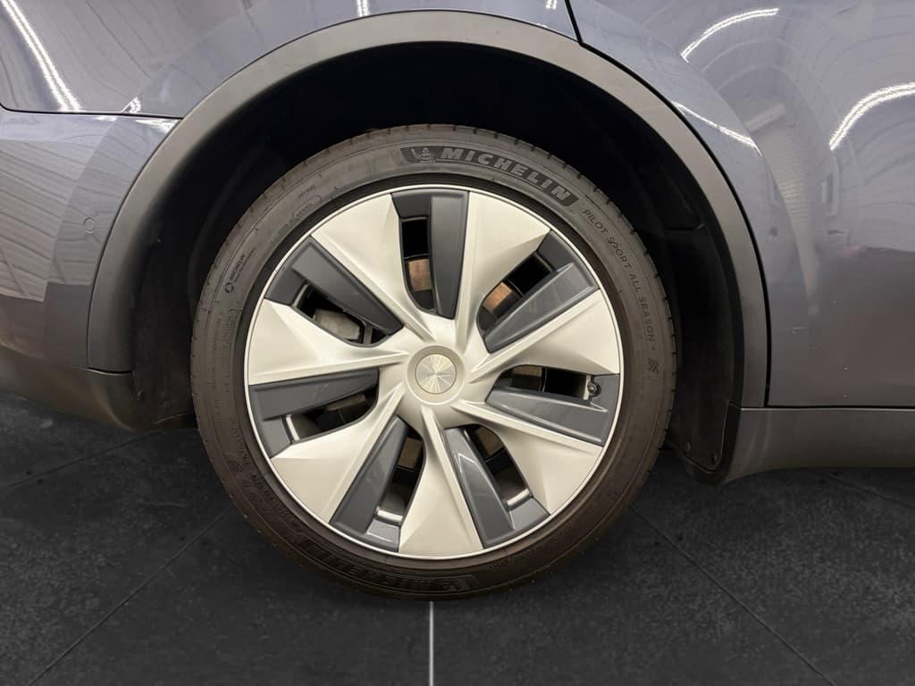 2020 Tesla Model Y view 37