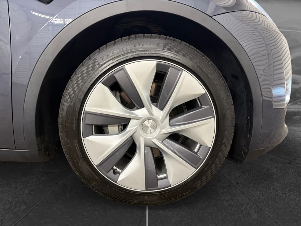 2020 Tesla Model Y view 35
