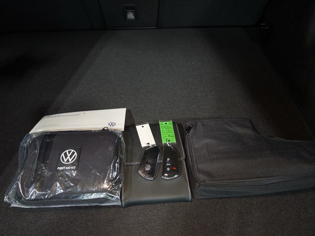2023 Volkswagen ID.4 view 22