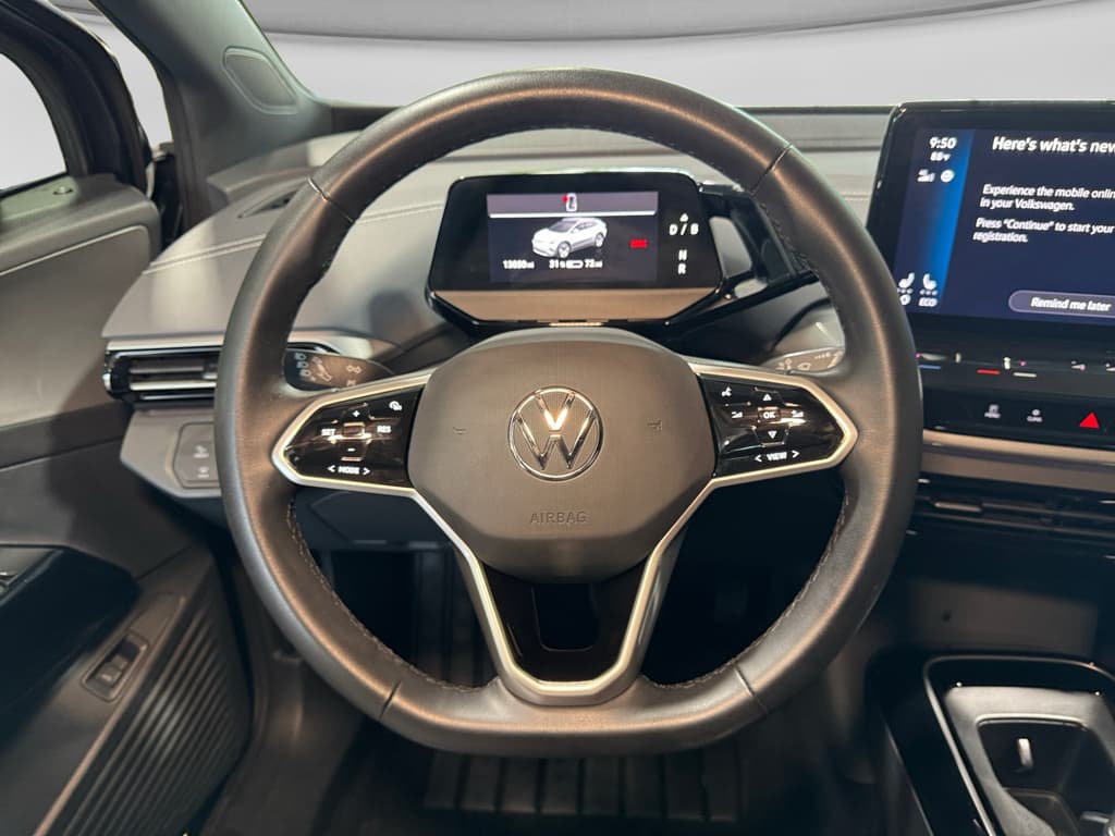 2023 Volkswagen ID.4 view 8