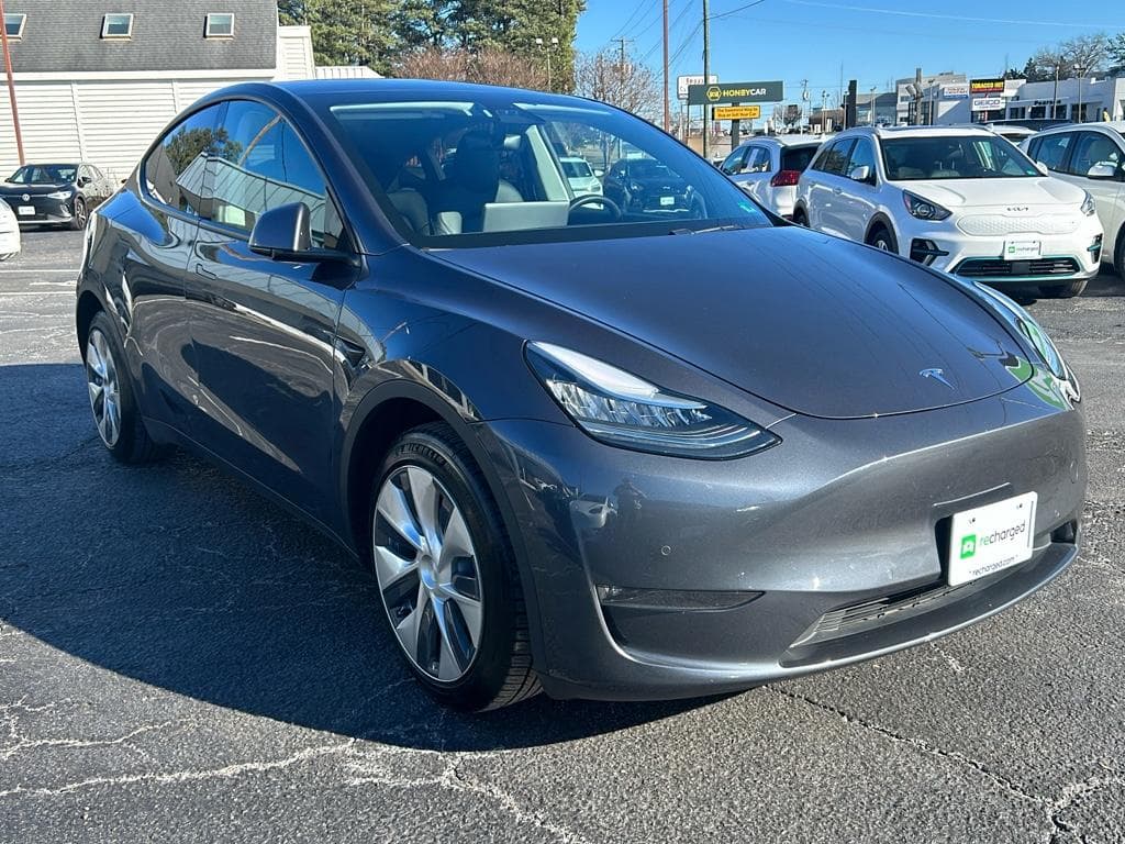 2020 Tesla Model Y view 4