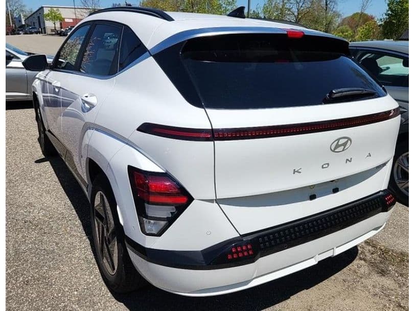 2024 Hyundai Kona view 4