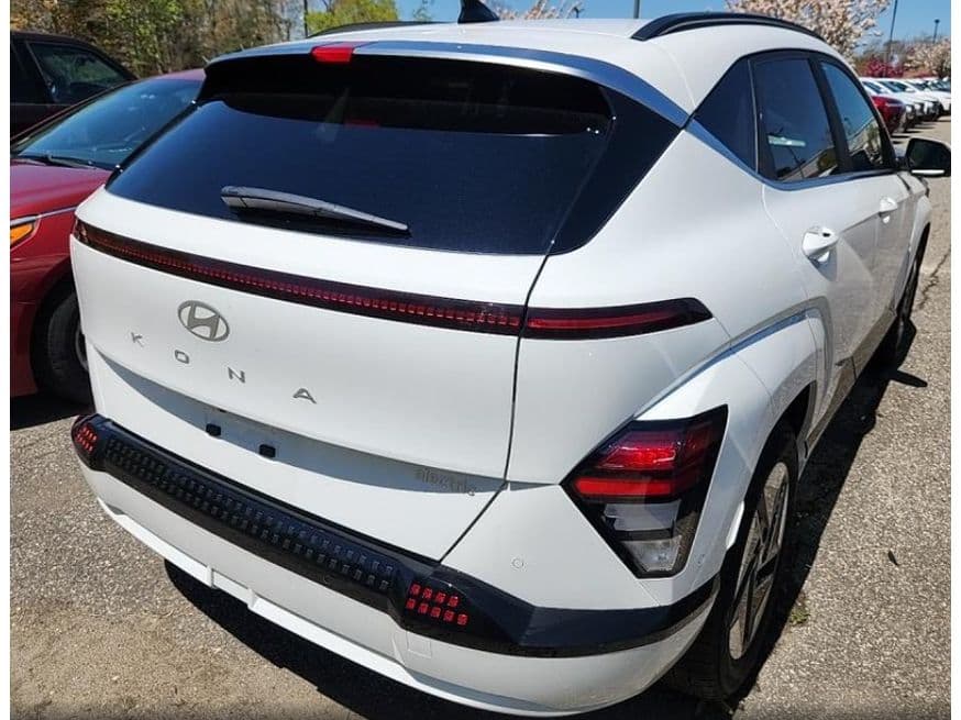 2024 Hyundai Kona view 3