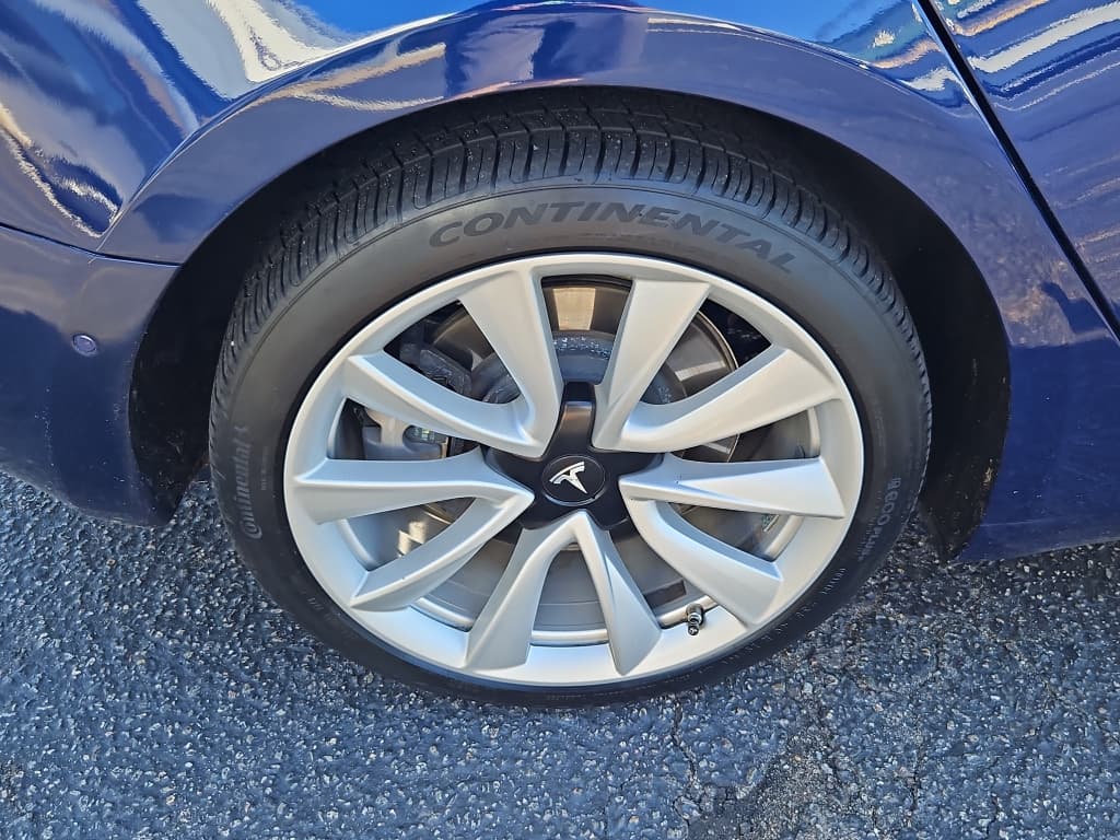 2018 Tesla Model 3 view 28