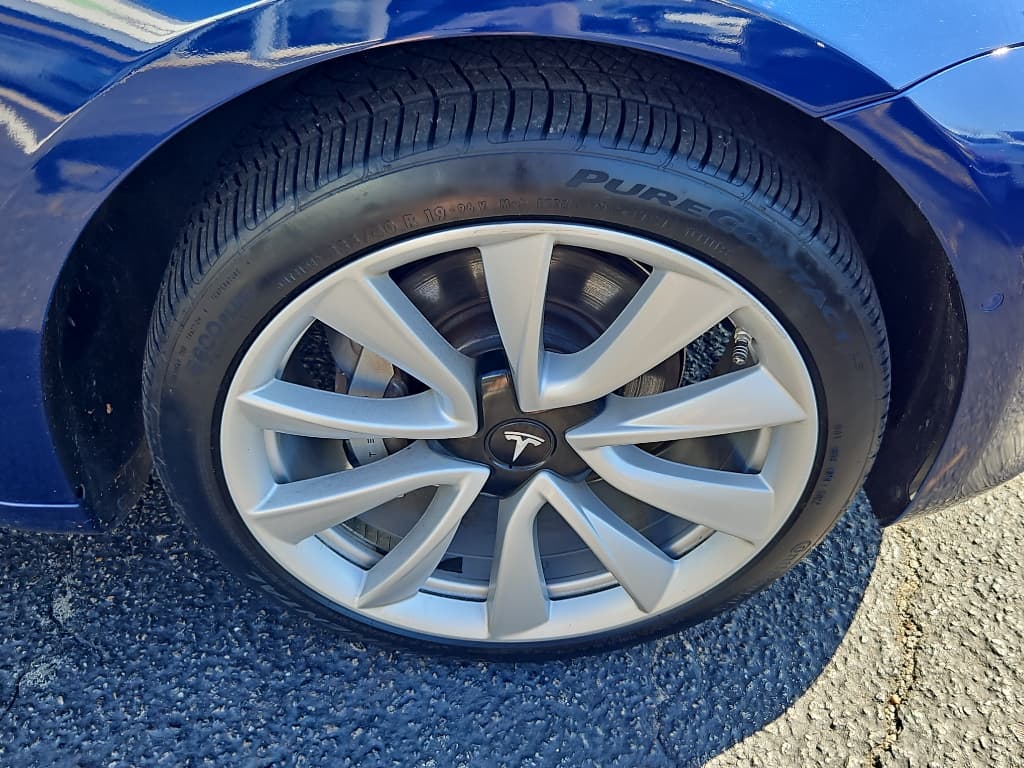 2018 Tesla Model 3 view 30
