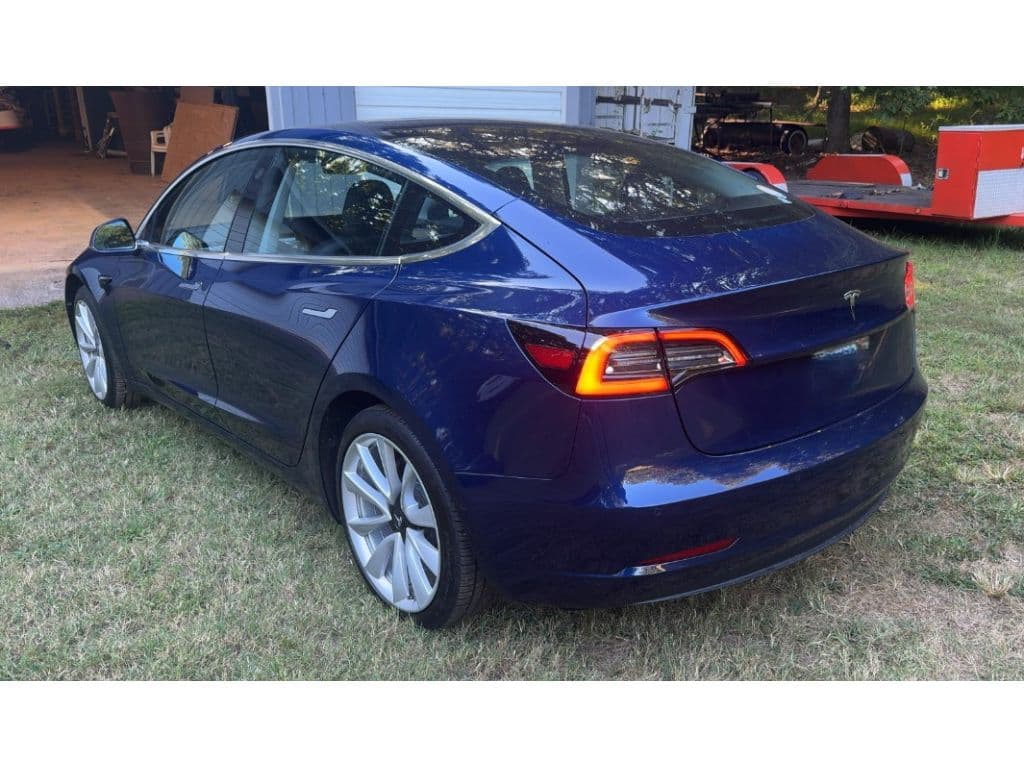 2018 Tesla Model 3 view 4