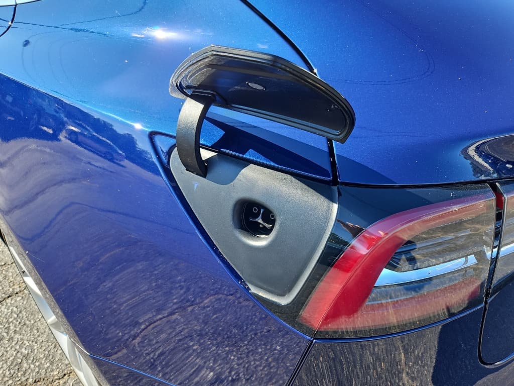 2018 Tesla Model 3 view 5