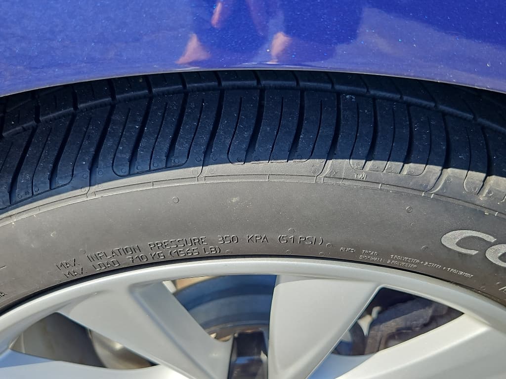 2018 Tesla Model 3 view 27