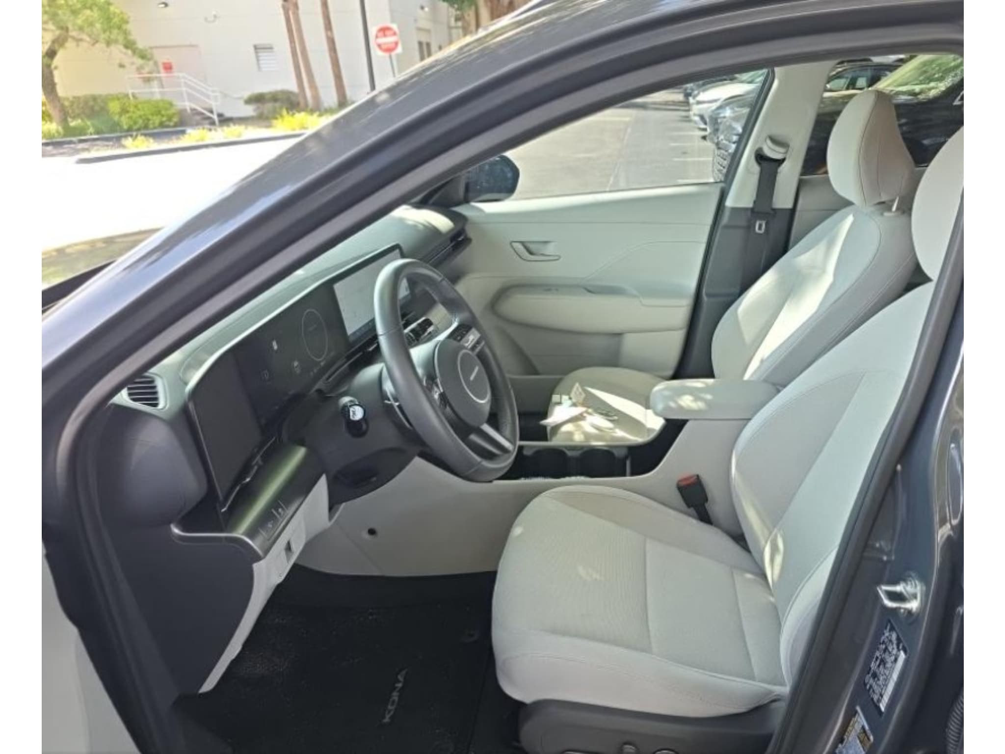 2024 Hyundai Kona view 5