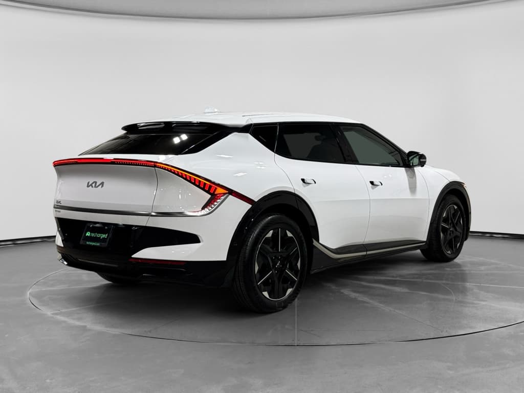 2025 Kia EV6 view 3