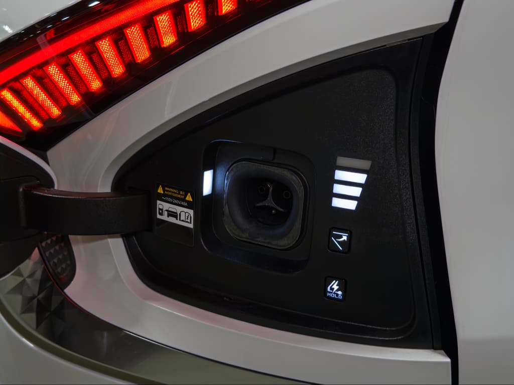 2025 Kia EV6 view 5