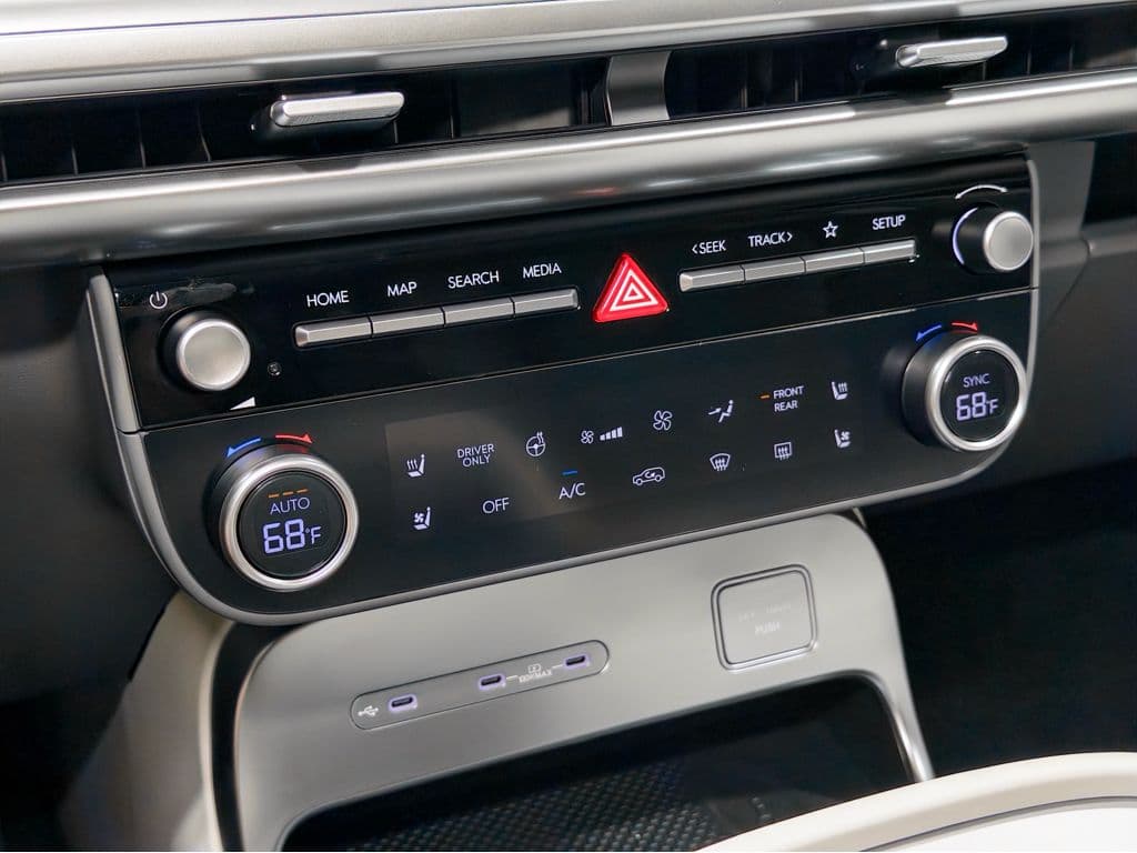 2026 Hyundai IONIQ 9 view 16