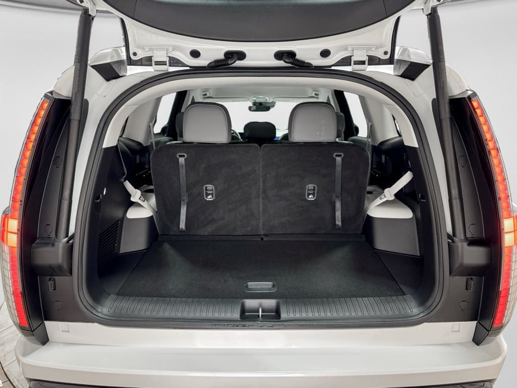 2026 Hyundai IONIQ 9 view 29