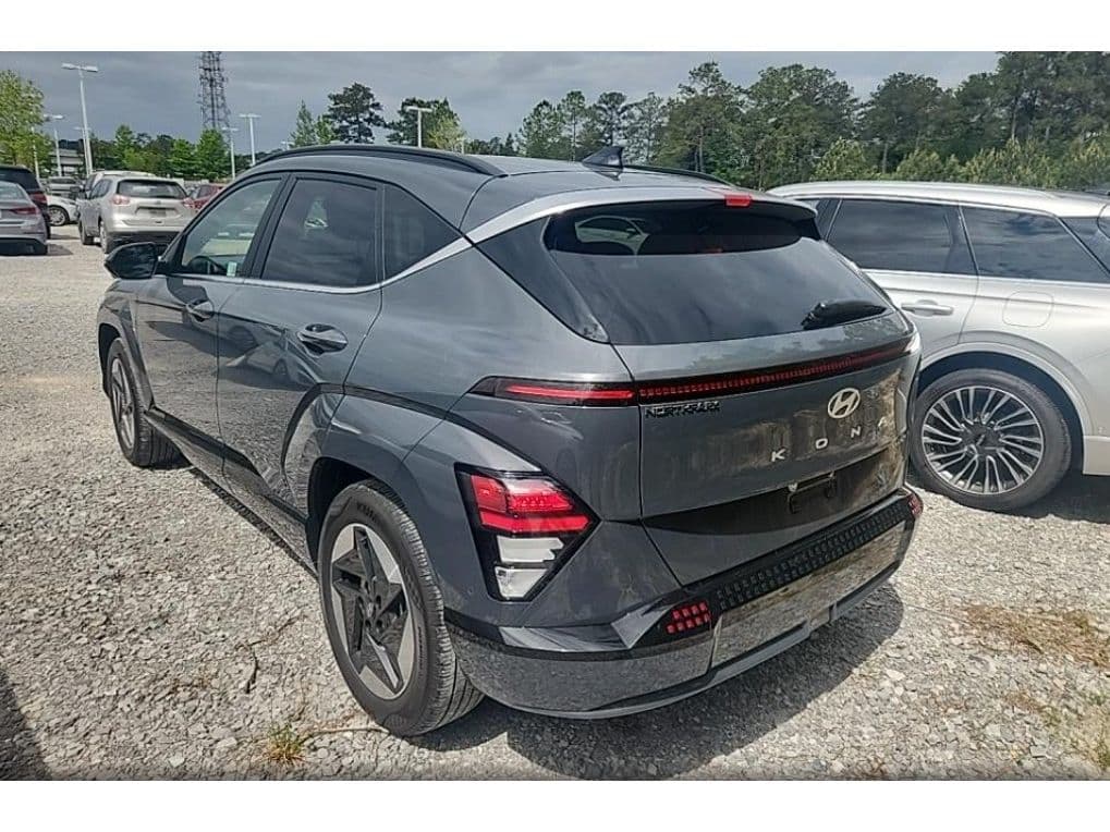 2024 Hyundai Kona view 4