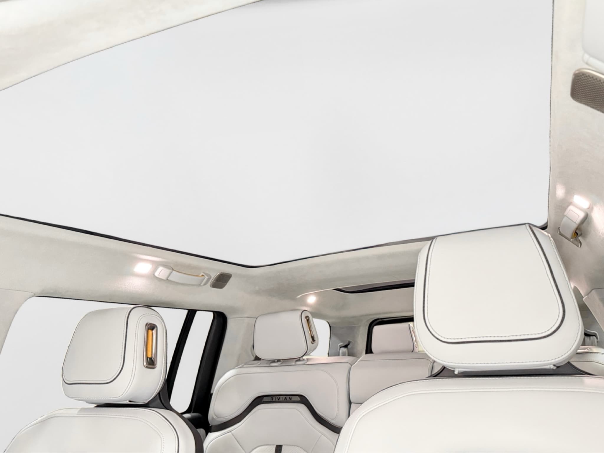 2023 Rivian R1S view 25