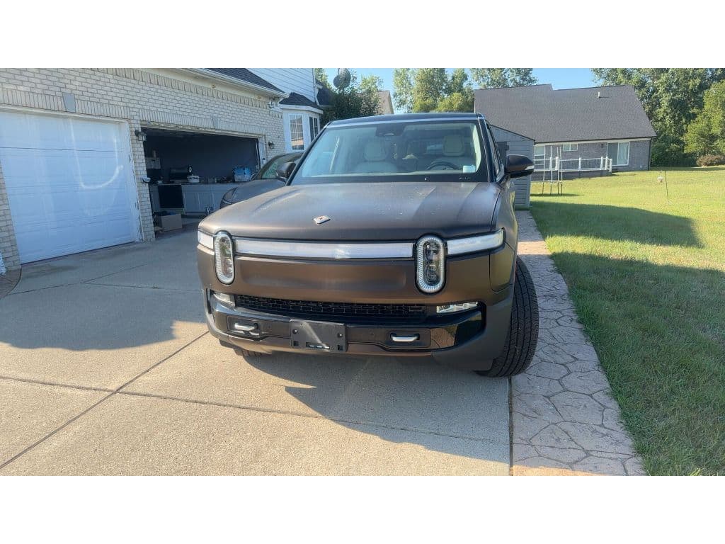 2023 Rivian R1S view 2