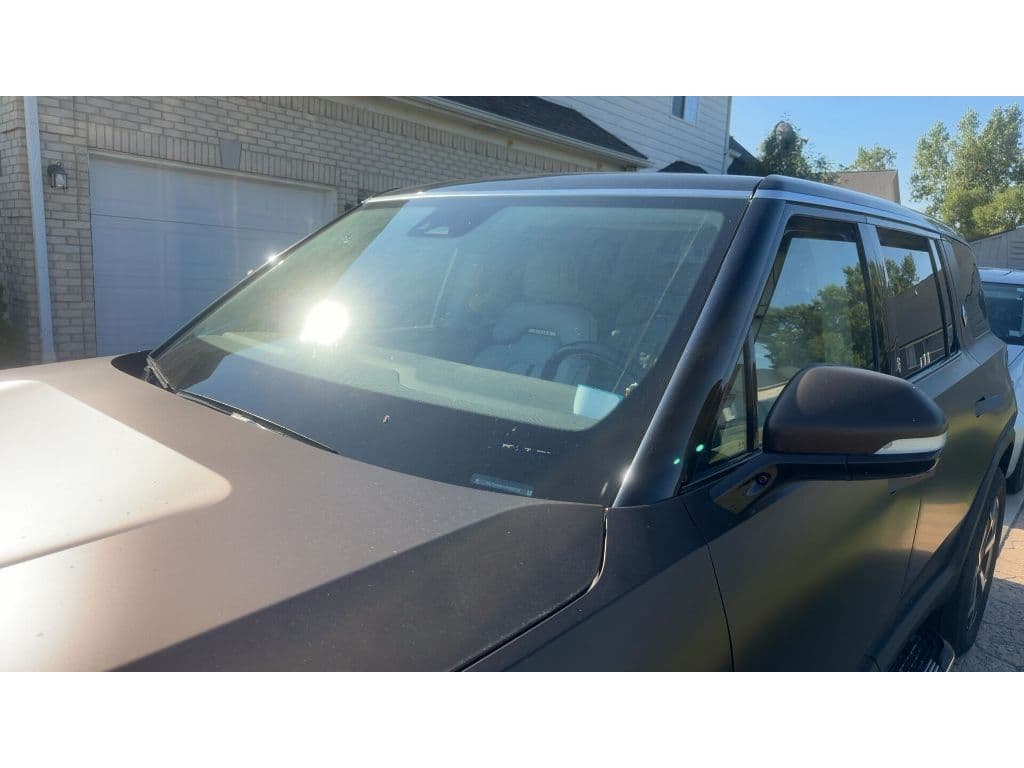 2023 Rivian R1S view 7