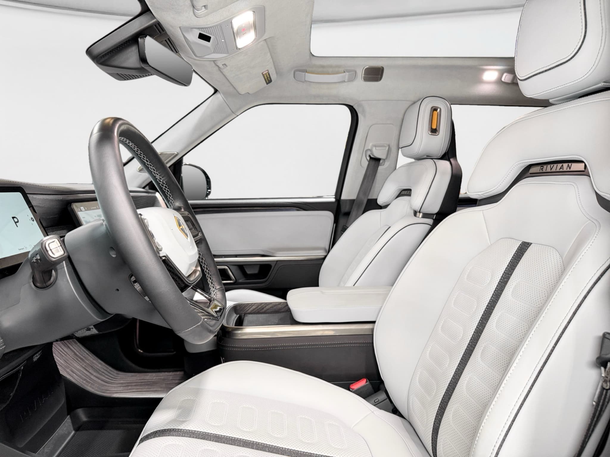 2023 Rivian R1S view 17