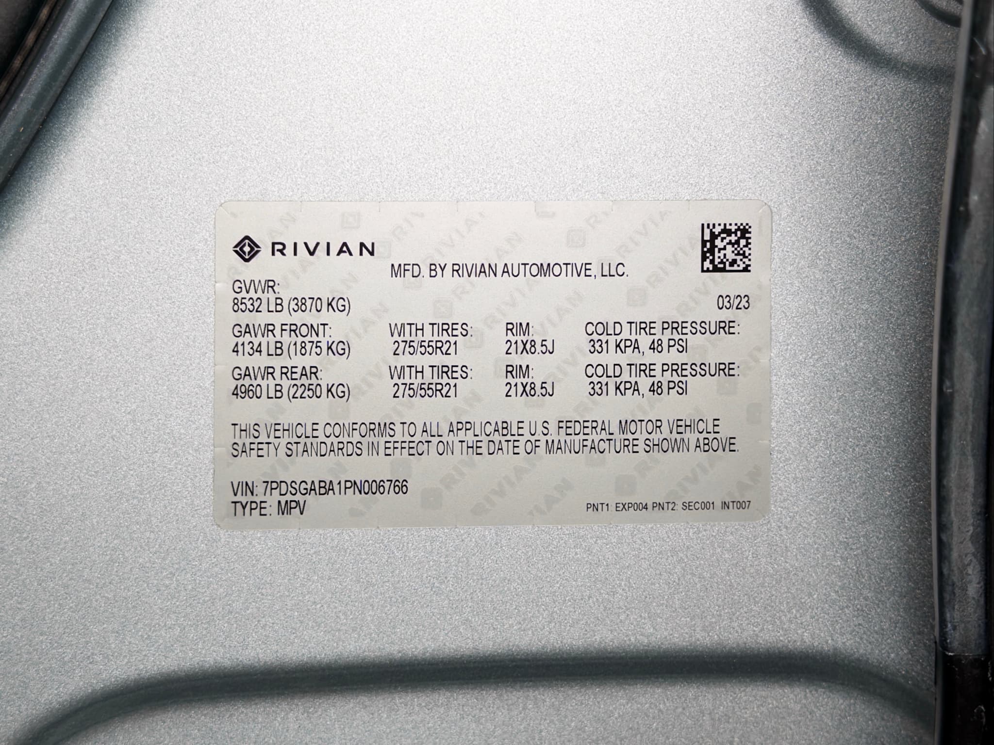 2023 Rivian R1S view 31