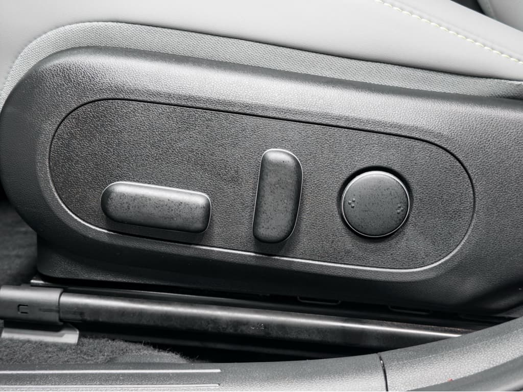 2024 Hyundai Kona view 6