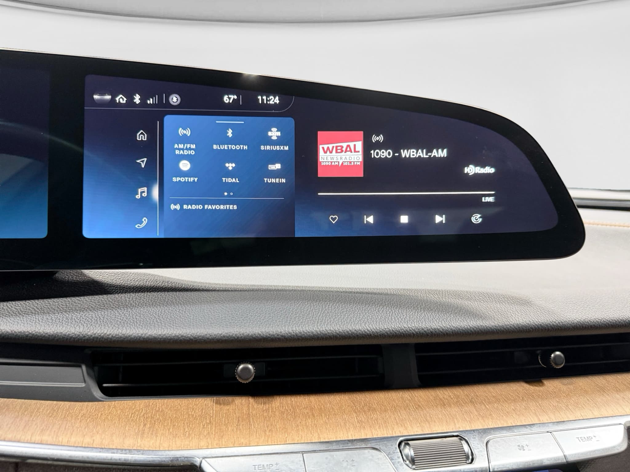 2025 Lucid Air view 11