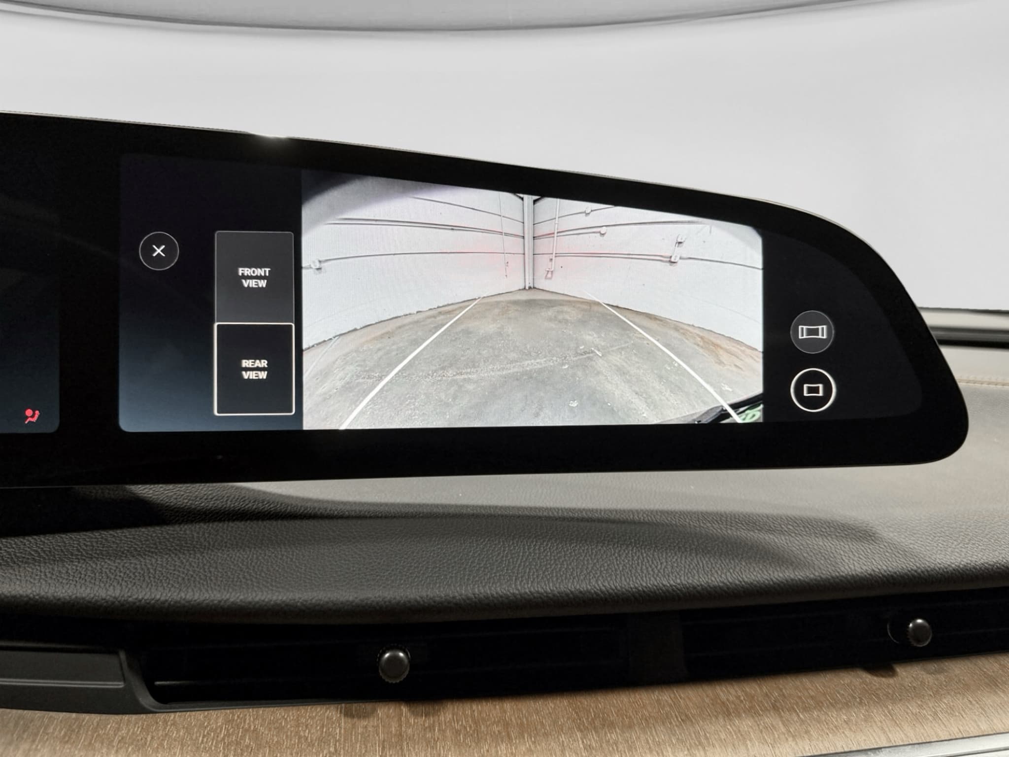 2025 Lucid Air view 12