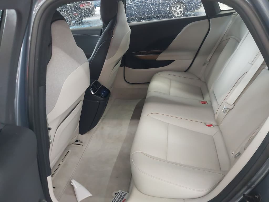 2025 Lucid Air view 4