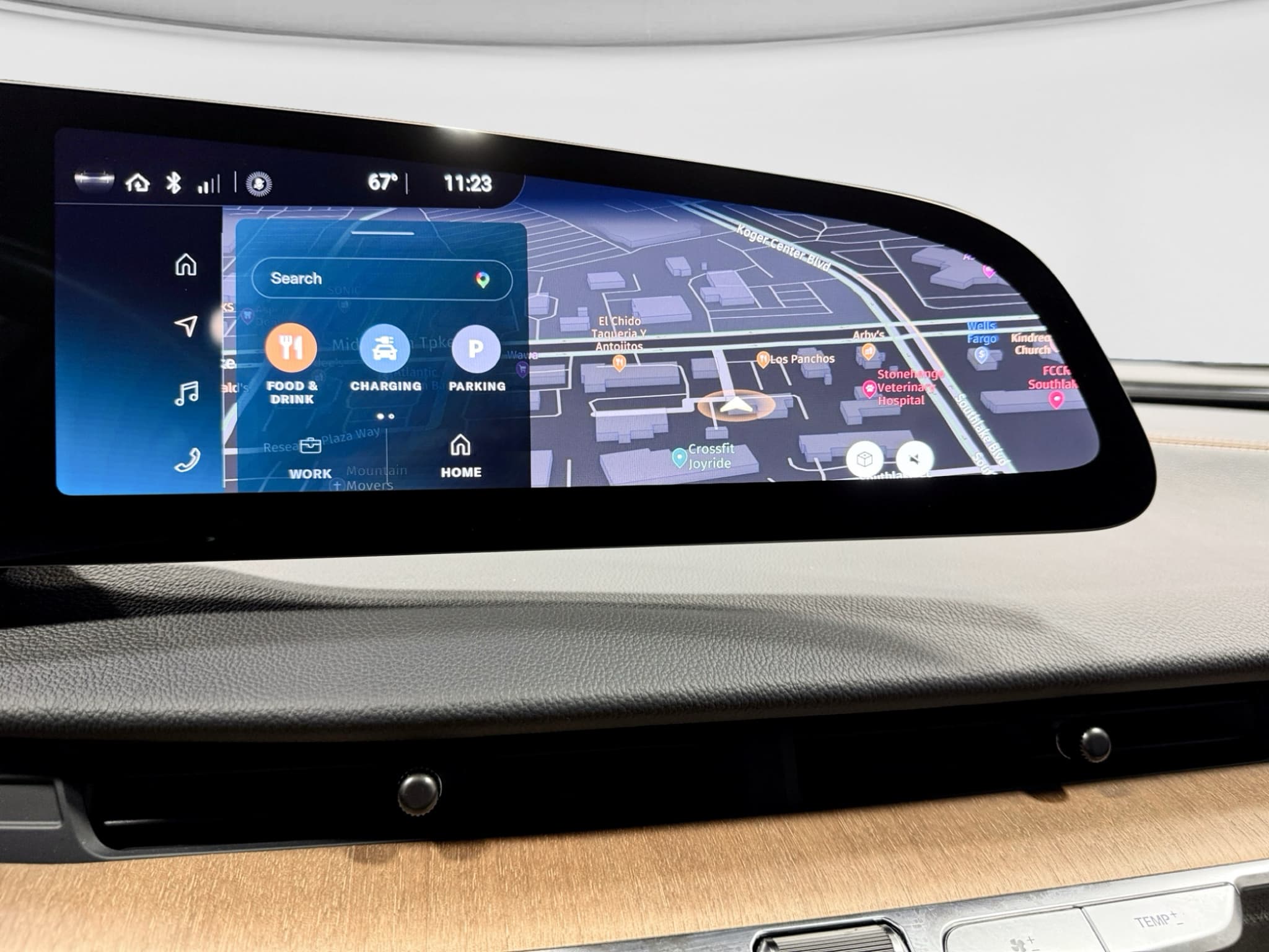 2025 Lucid Air view 10