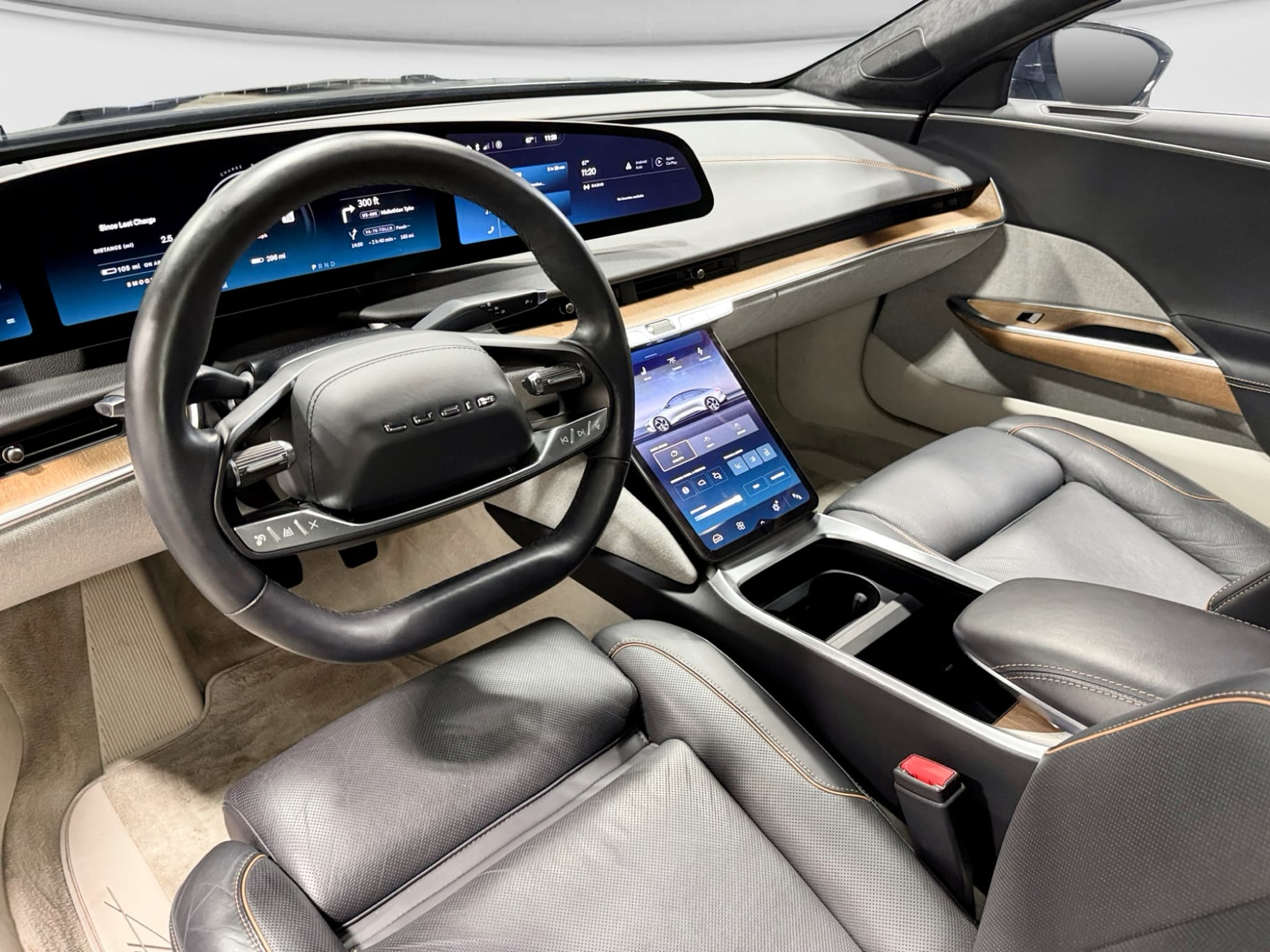 2025 Lucid Air view 17