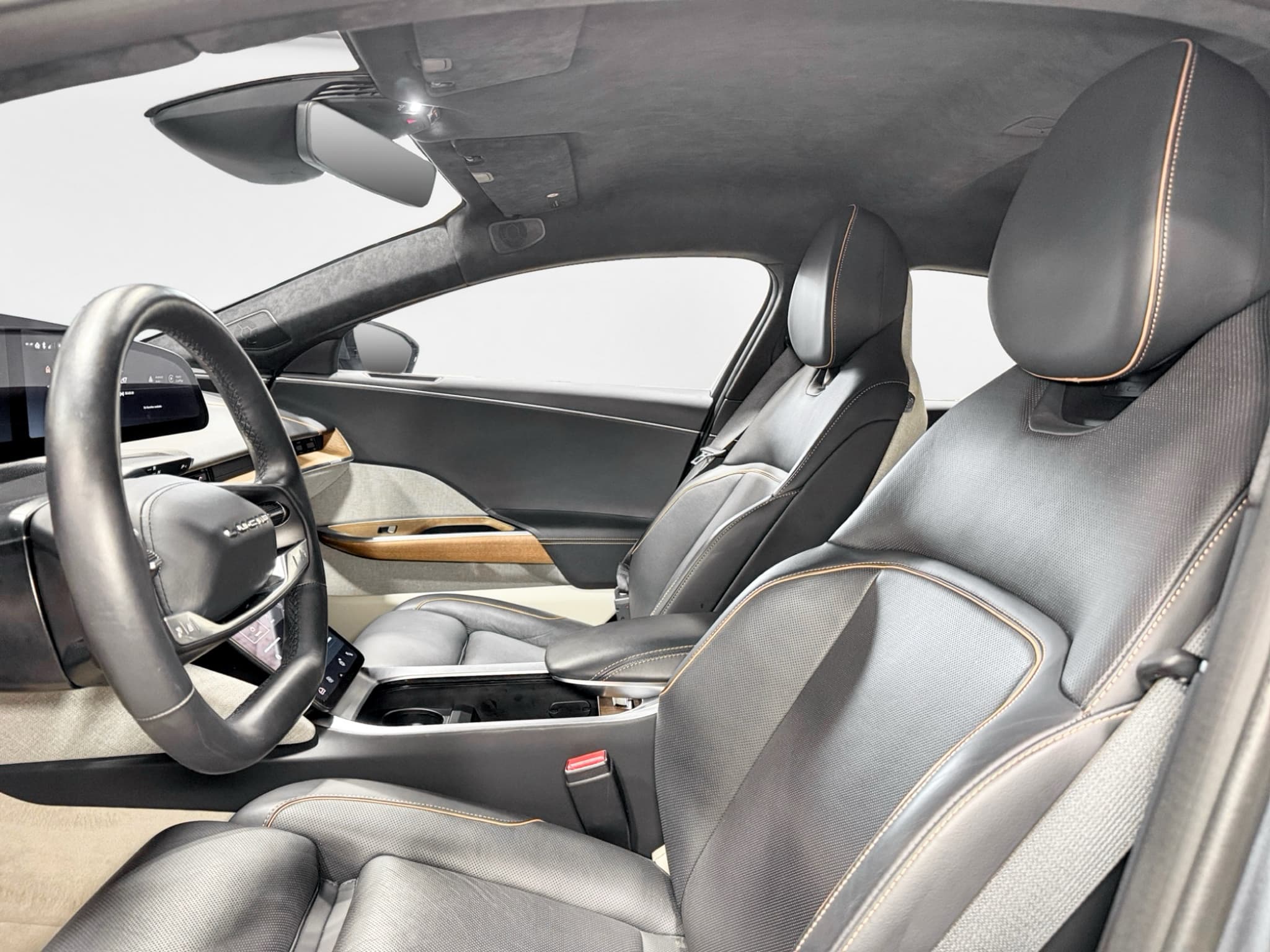 2025 Lucid Air view 16